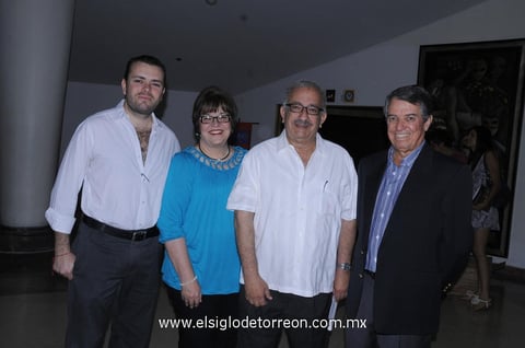 19062012 ALEJANDRO , Marilú, Alejandro y Ricardo.