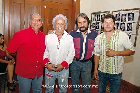 19062012 GERARDO  y Adriana.