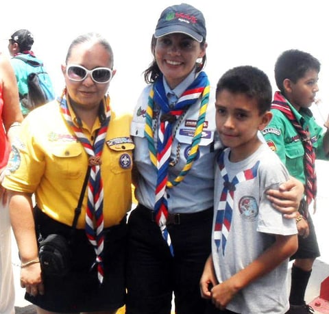 Visita de la Jefa Scout Nacional a la Laguna, Grupo 1 Gomez Palacio, Dgo. Raksha, Lorena y Keneu