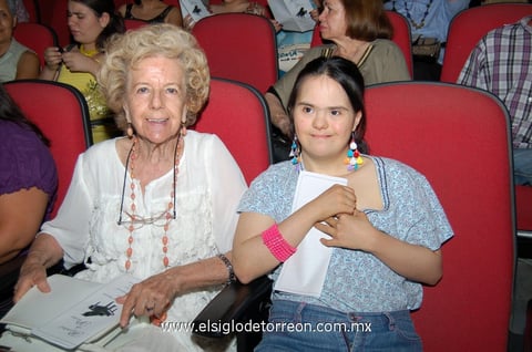 22062012 ROSA  Gámez y Marisol Aguiñaga.