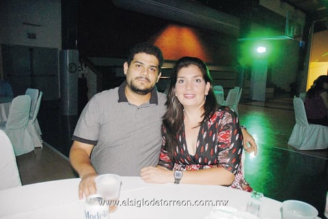 25062012 ALFREDO  Abdo y Mónica Mitre.