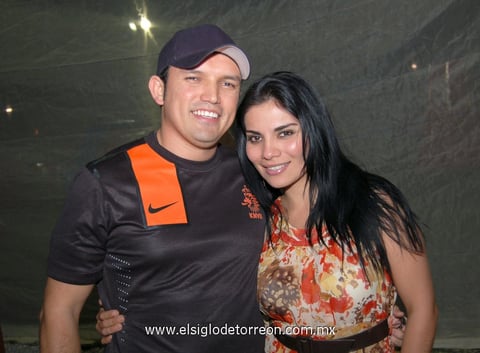 26062012 EFRAÍN  Casas y Gabriela Pérez.