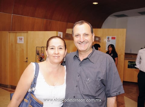 26062012 GUADALUPE  y Eduardo.