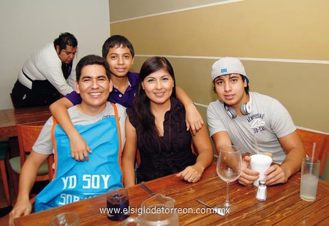 24062012 JESúS , Fernando, María Elena y Apolonio.