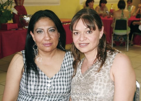 26062012 MARIBEL  Saucedo y Rosario Sánchez.