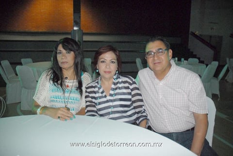 25062012 MARY , Pilar y Pedro.