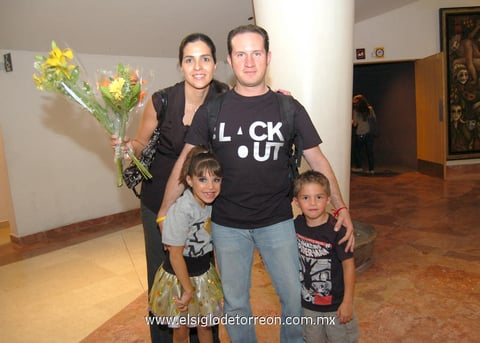 27062012 ANA CLAUDIA , Tomás, María Sofía y Marcelo.