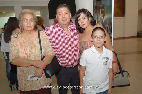 27062012 VELIA,  Rubén, Azeneth y Tadeo.