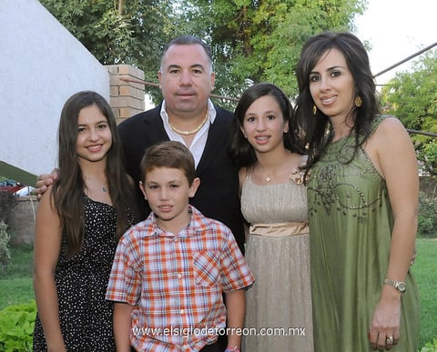 29062012 JAIME,  Eva, Daniela, Luisa y Jaime.