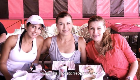29062012 SANDRA , Nora y Dora.