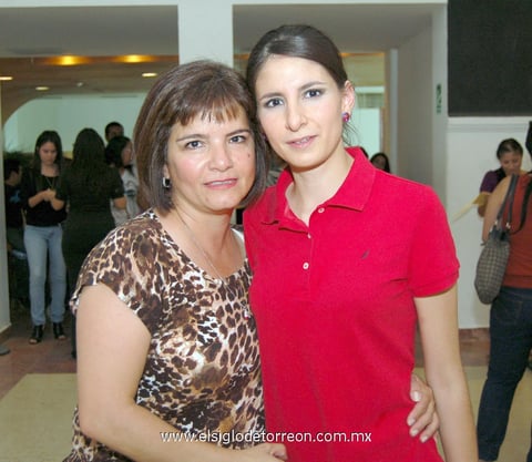 29062012 OLGA  Leticia de Muñoz y Diana Muñoz.