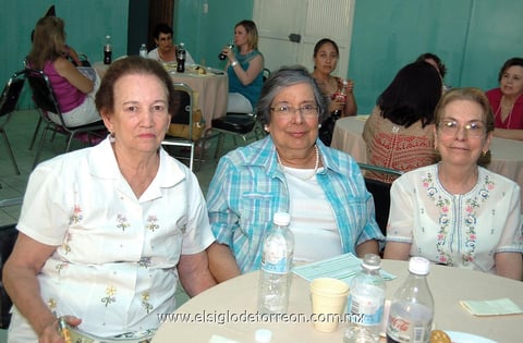 30062012 GLORIA,  Meche y Marí­a Elena.