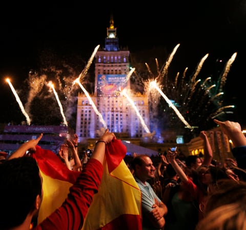 Los españoles salieron a las calles a celebrar el triunfo de la Furia Roja.