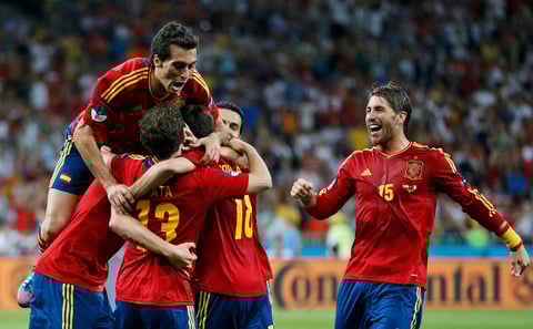 España criticada por que no había mostrado su mejor versión, enseñó su calidad desde los primeros minutos del encuentro, pero sin hacer daño a la meta de Gianluigi Buffon, que sólo trataban de robar la pelota a la Furia Roja.