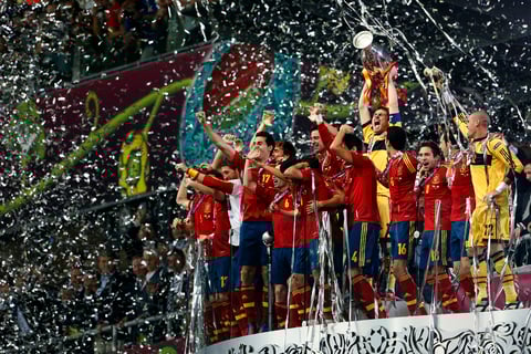 La Selección de España conquistó la Eurocopa Polonia-Ucrania 2012, luego de vencer 4-0 a su similar de Italia, en la cancha del estadio Olímpico de Kiev.