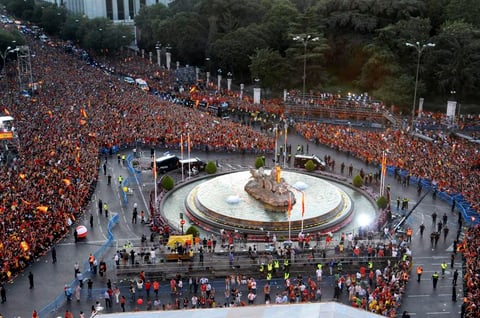 La selección española llegaba a la plaza de Cibeles. (EFE)