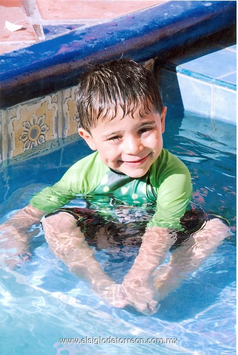 03072012 EL PEQUEÃ±O  HÃ©ctor Fernando LÃ³pez Olivas festejÃ³ sus 3 aÃ±itos con una divertida albercada