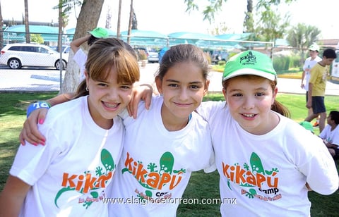 05072012 ANELISSE , Frida y Albertine.