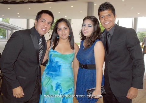 07072012 LUIS CARLOS  Vega, Ana Isabel Mendoza, Paty LÃ³pez y Enrique HernÃ¡ndez, disfrutaron de reciente festejo social.