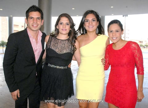 07072012 CARLOS , Valery, Pamela y Paty.