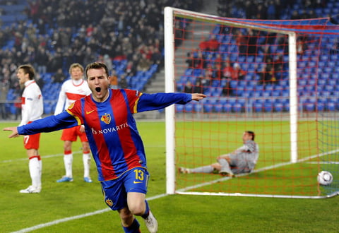 Alexander Frei del FC Basilea con 69 goles toma la ubicación 12 de la lista. (EFE)