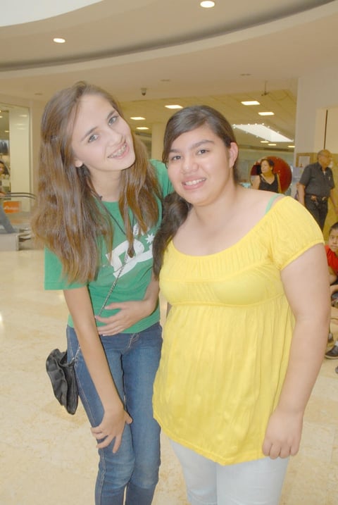 10072012 JOCELYNE  Segovia y Natasha Paz.
