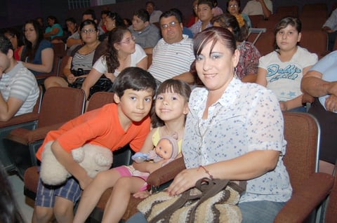 12072012 ELIZABETH  y Luis Alberto.