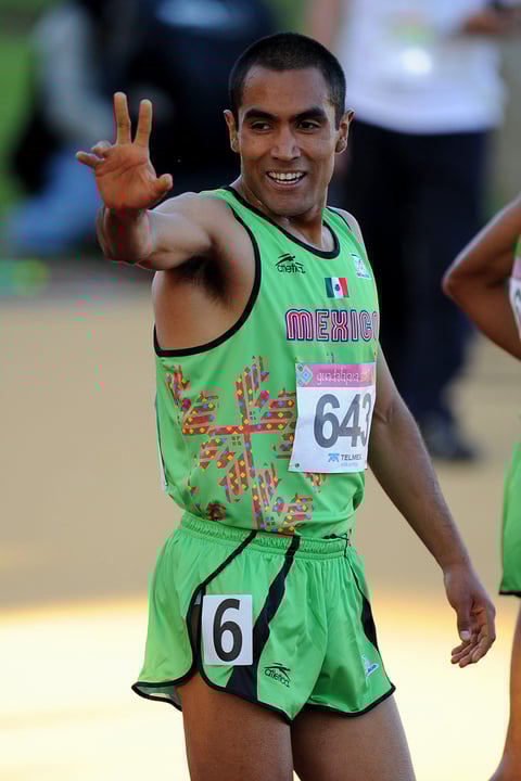 Único que “dobletea”. Juan Luis Barrios será el único atleta que competirá en dos pruebas: cinco mil y 10 mil metros.