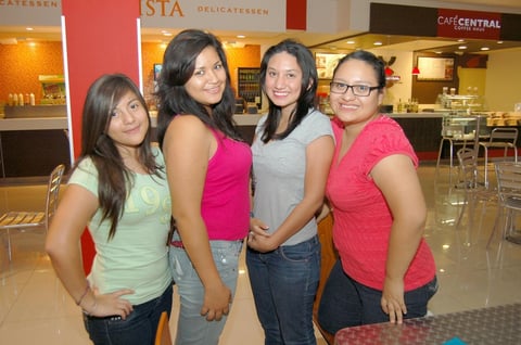 13072012 CRISTY,  Ruth, Lorena y Cynthia.