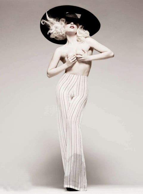Lady Gaga, quien anunció que tendrá su propia red social ocupa el cuarto lugar, con 52 millones de dólares.