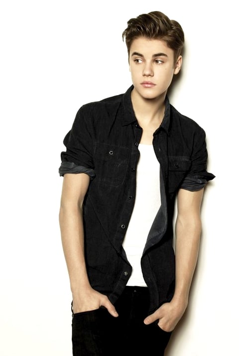En segundo lugar se encuentra Justin Bieber, que a sus 18 años de edad, ganó 55 millones de dólares.