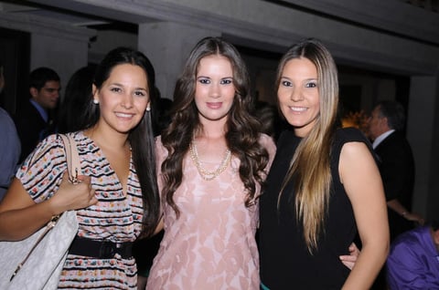 Violeta, Emma y Karo.