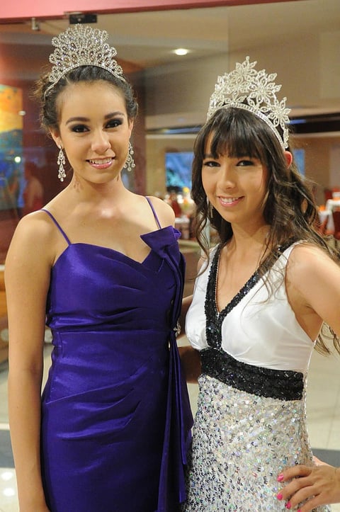 Princesa saliente, Maryfer Mesta y reina saliente, Maluly Martínez.