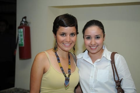 Nerida Portillo y Kennia Partida.