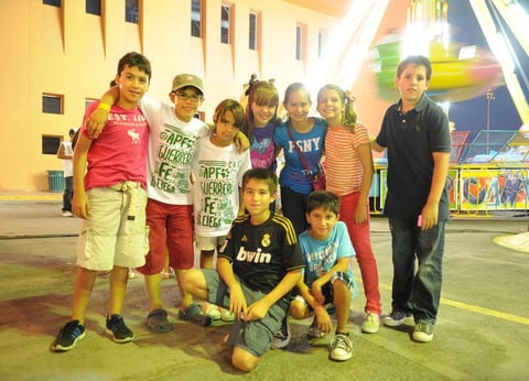 Marcelo, Alberto,Mau, Daniela, Paulina, Anelisse, Jerry, Roger y Samy.