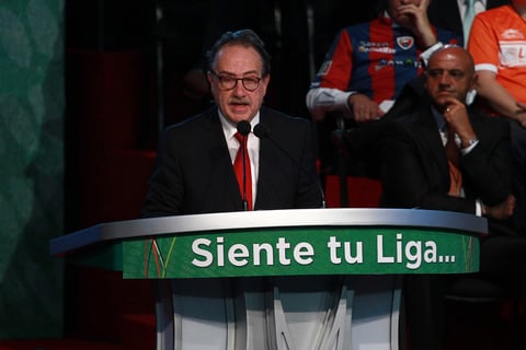 “Es un privilegio porque en este escenario está la familia del futbol mexicano”, resaltó Decio de María respecto a la unión exhibida con motivo de la presentación de estas ligas que se desarrollarán con “pasión, responsabilidad y compromiso, sus ejes principales”.