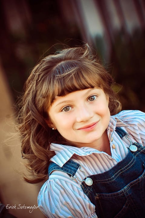 15072012 Niña Kristel Plata captada en una foto de estudio.- Érick Sotomayor Fotografía