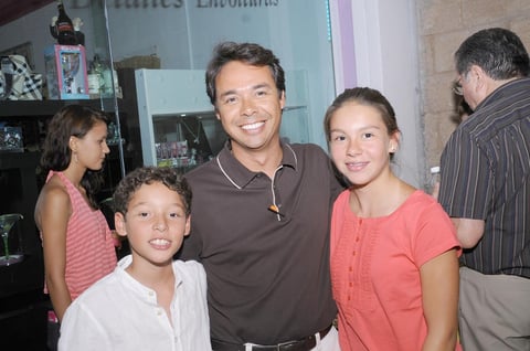 16072012 ARTURO JR.  Arturo y Gaby.