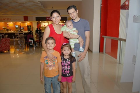 15072012 YAZMíN,  Aylín, Abisai, Marcos y Matías.