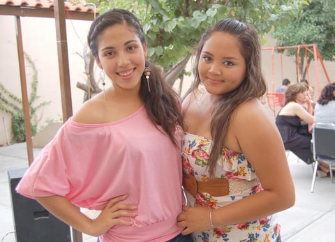 25072012 DANIELA  Pérez y Aydee Ponce.
