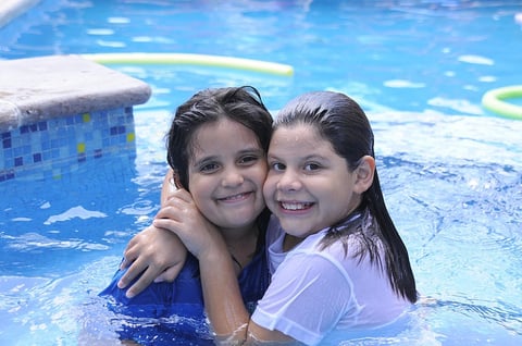24072012 KARLA  y Cynthia.