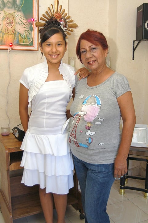 24072012 GISELLE  y María de Lourdes Acosta.