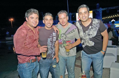 22072012 TINOCO,  Varish, Cuer y Cris.