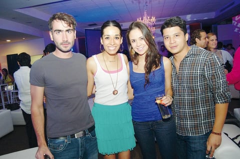 23072012 CLAUDIA  Solis, Mauricio Wong, Brenda Cásale y David Mora.