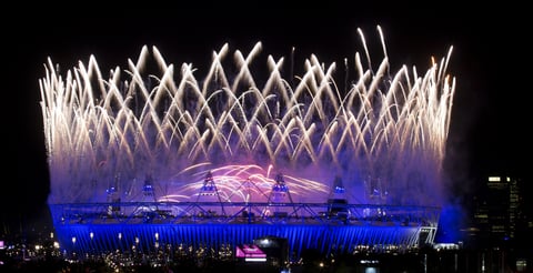 Las calles de Londres se visten de luces y alegría en una noche cálida para recordar la historia, tanto deportiva como cultural de esta gran y fremática ciudad.