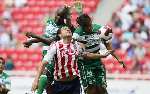 El momento exacto en que Chivas perdió la potencia en el encuentro fue con la salida de Luis Ernesto Pérez.