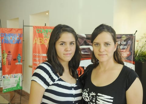 30072012 ROSA  María Torres y Fernanda Vega.