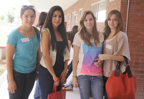 30072012 SOFíA , Valeria, Claudia y Tony.