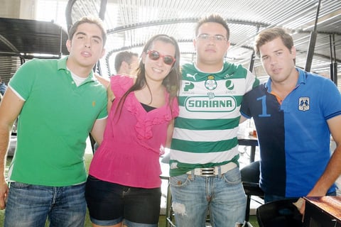 29072012 CHEKO,  Gaby, Carlos y Chava.