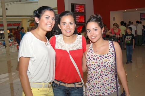 28072012 GLORIA,  Maggie y Alejandra.